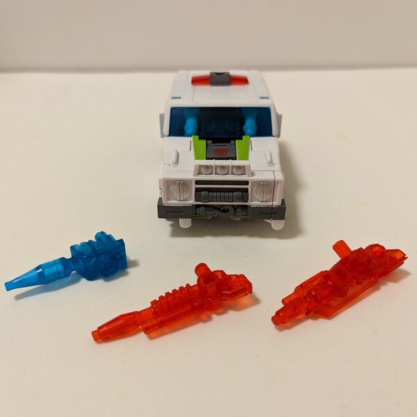 Leaked Transformers Legacy Medix Deluxe Holiday Exclusive Figure  (8 of 8)